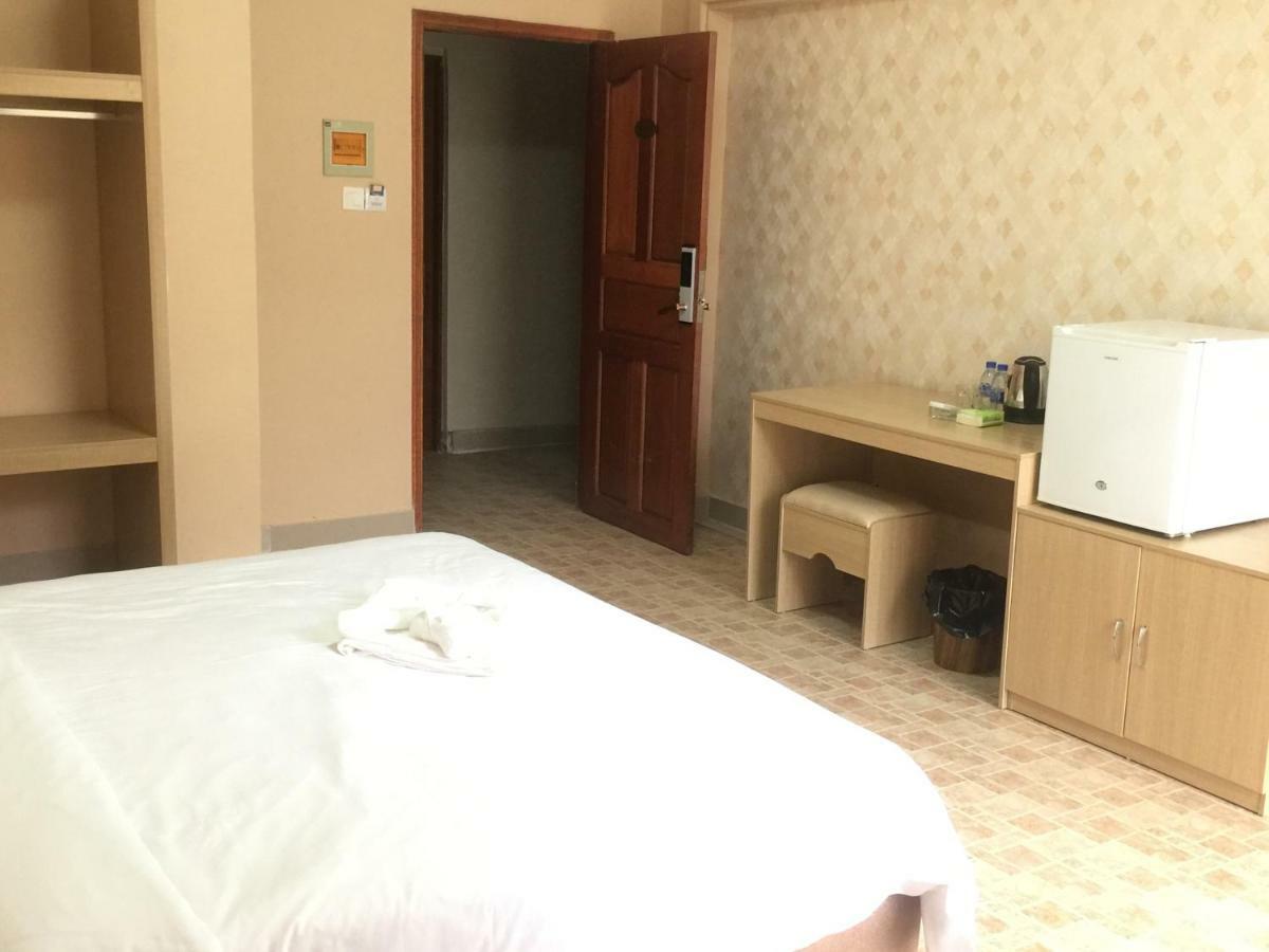 Golden Rooster Hotel Sihanoukville Kültér fotó